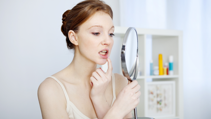 Aktivkohle Zahnpasta: wirksamer oder gefährlicher Trend?